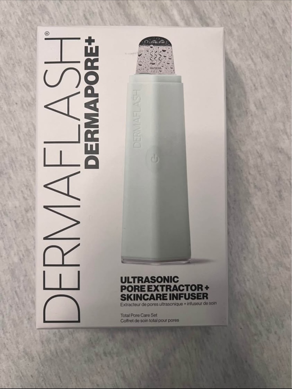 New Dermaflash Ultrasonic Pore Extractor + Skincare Infuser in Light Green